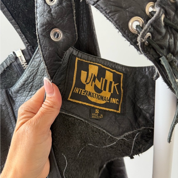 Black Leather Fringe riding chaos - Picture 4 of 4